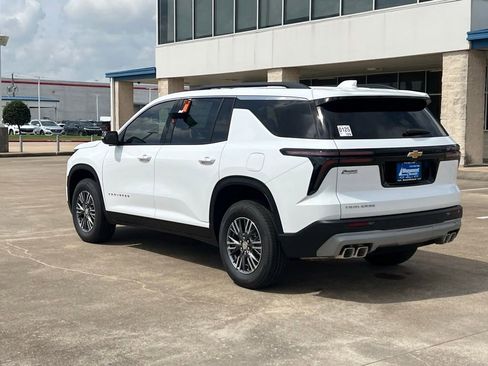 New 2026 Chevrolet Traverse LT FWD image 18