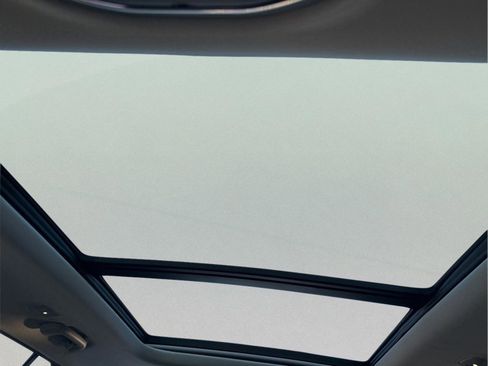 Used 2024 Jeep Grand Cherokee Limited w/ Black Appearance Package image 18