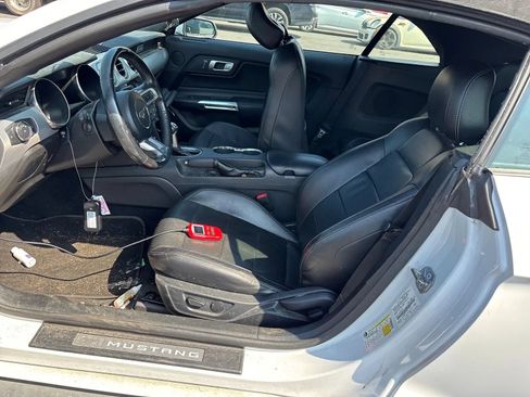 Used 2022 Ford Mustang Premium RWD image 7