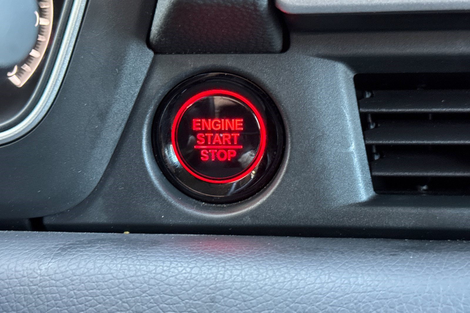 Certified 2024 Honda Pilot EX-L image 17