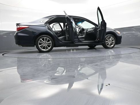Used 2017 Toyota Camry SE FWD image 47