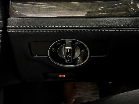 Used 2014 Mercedes-Benz SL 550 image 23