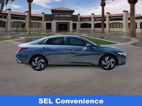 Certified 2025 Hyundai Elantra SEL FWD image 9