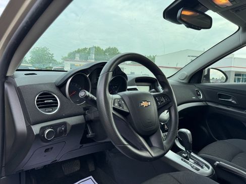 Used 2015 Chevrolet Cruze LT FWD image 14