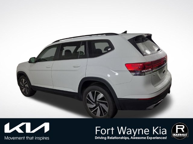 Used 2024 Volkswagen Atlas SE AWD/4WD image 11