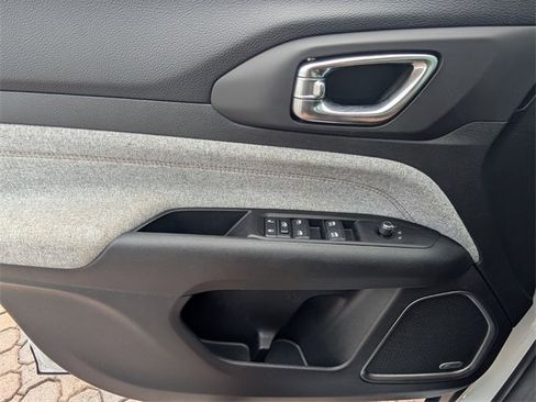 Used 2022 Jeep Compass Latitude w/ Sun and Sound Group image 35