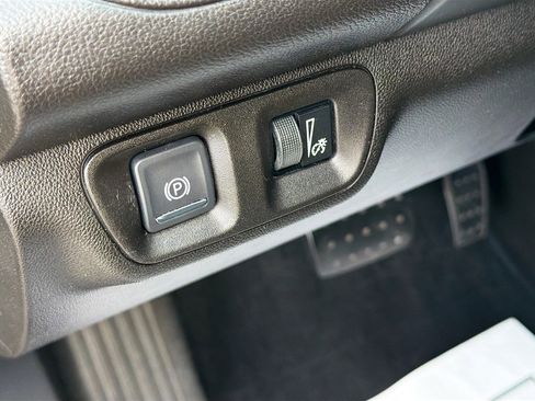 Used 2019 GMC Acadia SLT image 11