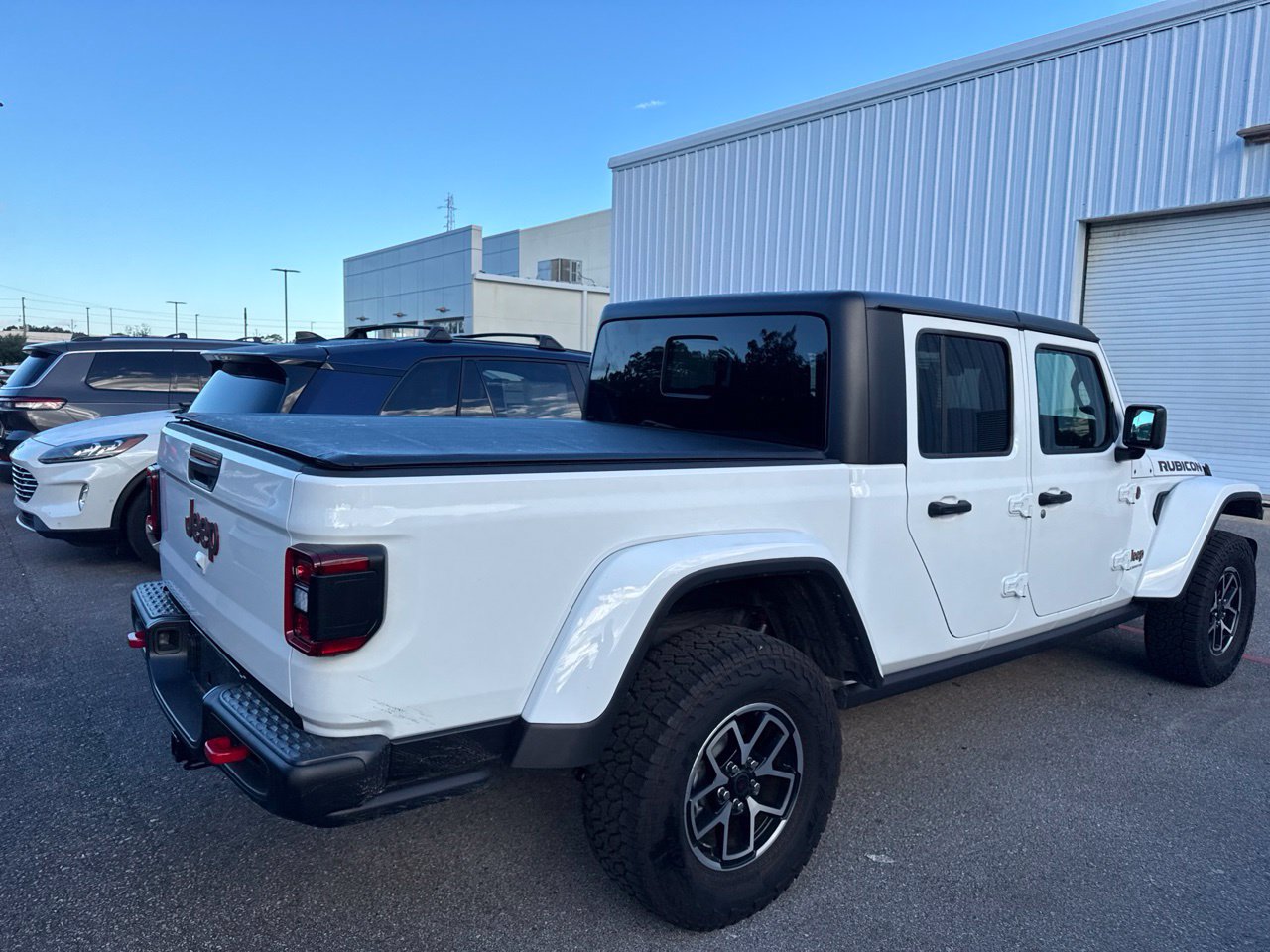 Used 2025 Jeep Gladiator Rubicon AWD/4WD image 9