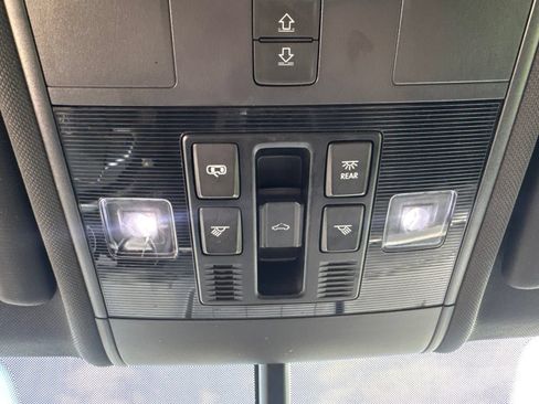 Used 2020 Volkswagen Atlas Cross Sport SE w/ Panoramic Sunroof Package AWD/4WD image 33