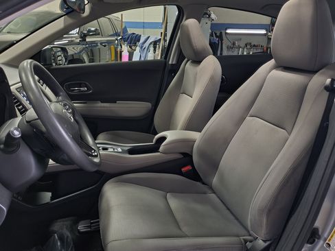Used 2020 Honda HR-V EX image 19