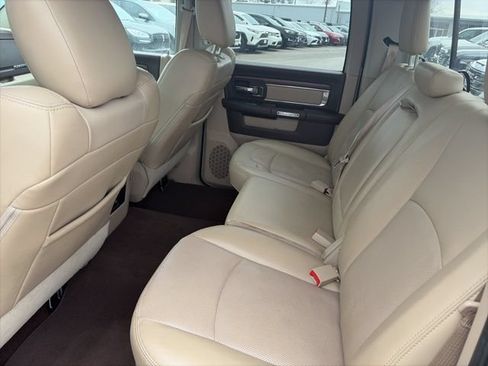 Used 2017 RAM 1500 Laramie w/ Convenience Group AWD/4WD image 11