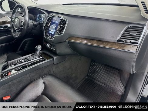 Used 2017 Volvo XC90 T6 Momentum w/ Vision Package image 31