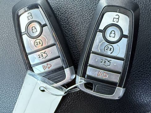 Used 2018 Ford Explorer Limited w/ Ford Safe & Smart Package image 35