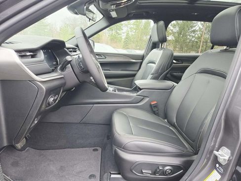 New 2025 Jeep Grand Cherokee L Limited image 12