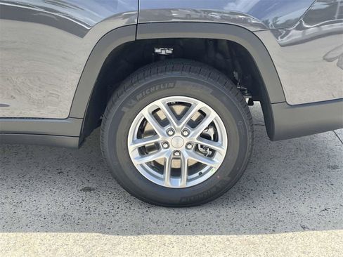 New 2025 Jeep Grand Cherokee L Laredo image 41