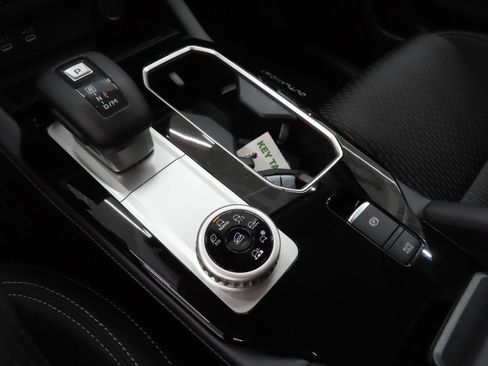 New 2026 Mitsubishi Outlander ES image 15