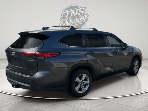 Used 2020 Toyota Highlander LE image 5