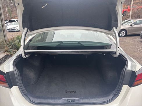 Used 2025 Nissan Altima 2.5 SV image 33