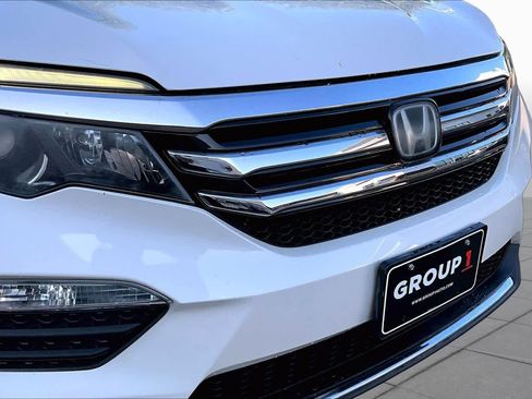 Used 2018 Honda Pilot Touring image 30