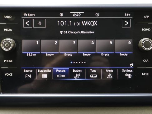 Certified 2023 Volkswagen Taos SE w/ Black Wheel Package image 9