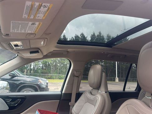 Used 2020 Lincoln Aviator Reserve w/ Equipment Group 202A AWD/4WD image 11