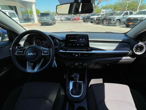 Used 2023 Kia Forte LXS image 10