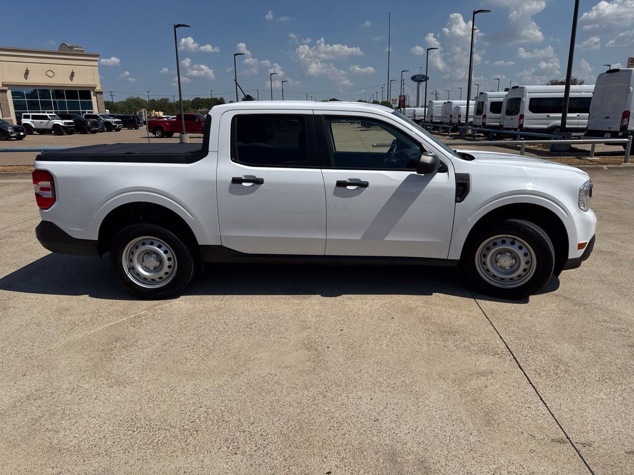 Used 2023 Ford Maverick XL FWD image 17