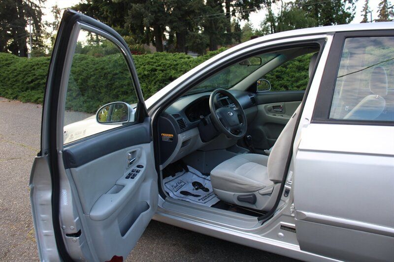 Used 2008 Kia Spectra EX FWD image 5