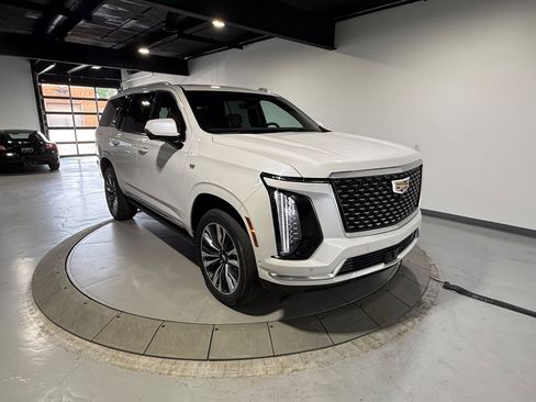 Used 2025 Cadillac Escalade Premium Luxury w/ Touring Package AWD/4WD image 6