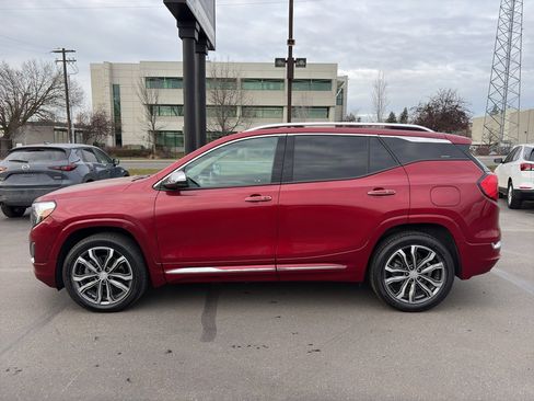 Used 2019 GMC Terrain Denali w/ Advanced Safety Package image 4