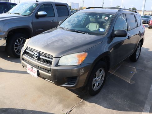 Used 2011 Toyota RAV4 2WD image 3