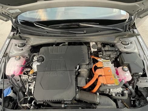 Used 2024 Hyundai Elantra Limited image 26