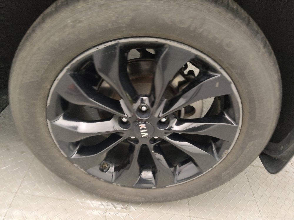 Used 2019 Kia Sorento S FWD image 31
