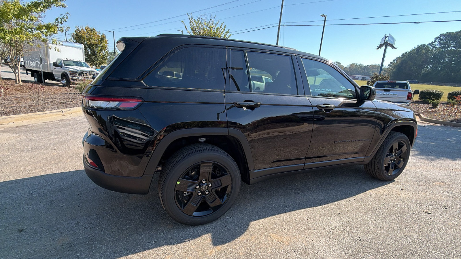 New 2027 Jeep Grand Cherokee Laredo X AWD/4WD image 8