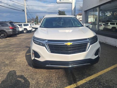 Used 2023 Chevrolet Equinox LT image 3
