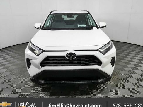 Used 2025 Toyota RAV4 XLE FWD image 32