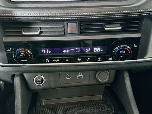 Used 2023 Nissan Rogue SV w/ SV Premium B Package AWD/4WD image 14