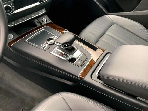 Used 2018 Audi Q5 2.0T Premium Plus w/ Premium Plus Package image 17