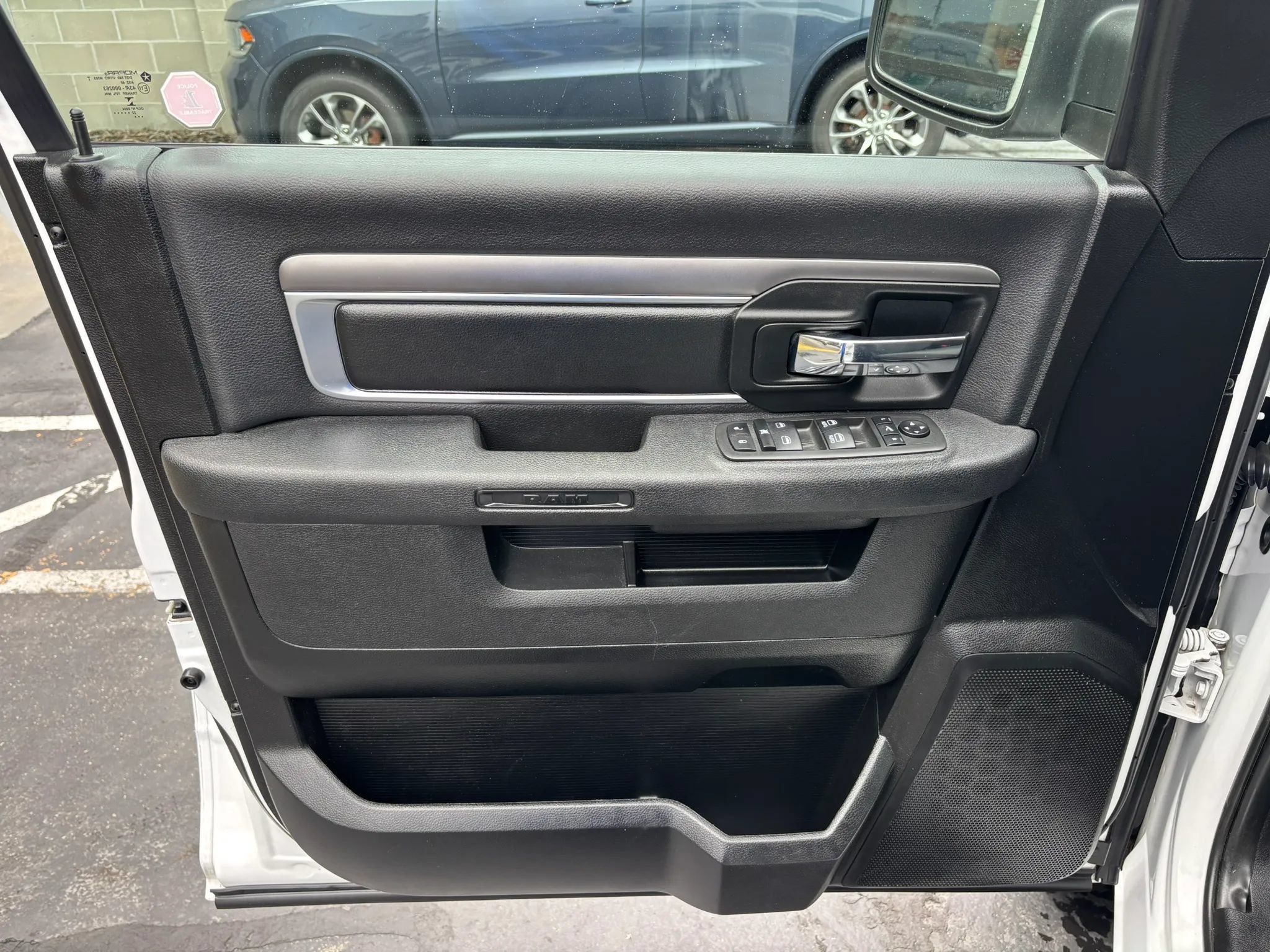 Used 2022 RAM 1500 Warlock AWD/4WD image 14