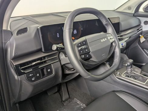 New 2026 Kia Sportage EX FWD image 11