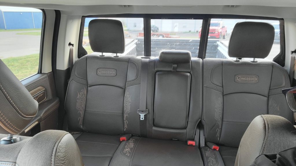 Used 2025 RAM 2500 Limited AWD/4WD image 25