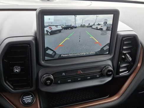 Certified 2024 Ford Bronco Sport Outer Banks w/ Tech Package AWD/4WD image 17