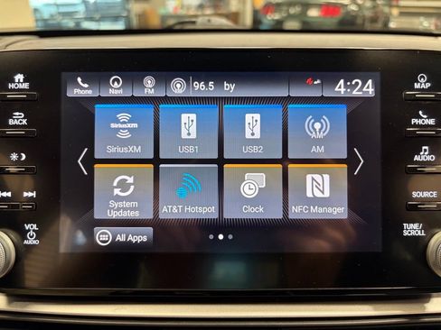 Used 2018 Honda Accord Touring image 19