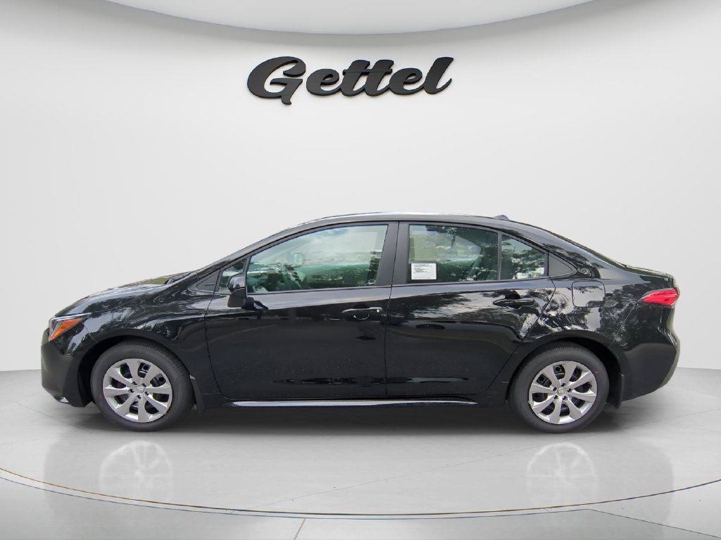Used 2026 Toyota Corolla LE FWD image 8