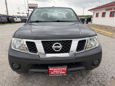 Used 2012 Nissan Frontier SV w/ SV Premium Utility Pkg AWD/4WD image 8