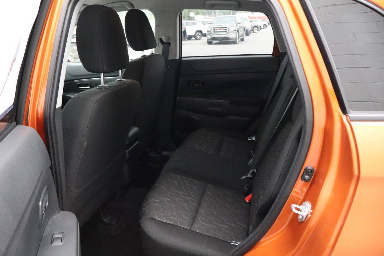 Used 2025 Mitsubishi Outlander Sport ES AWD/4WD image 5