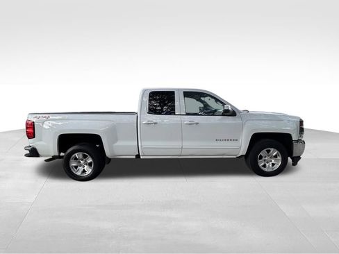 Used 2019 Chevrolet Silverado 1500 LT AWD/4WD image 3