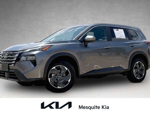 Used 2025 Nissan Rogue SV AWD/4WD image 1