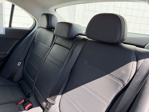 Used 2025 Mercedes-Benz C 300 Sedan image 15