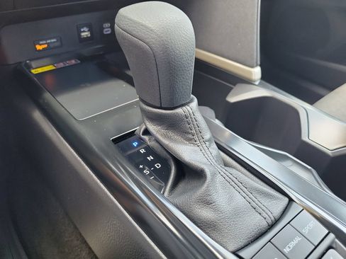 Used 2025 Toyota Camry LE FWD image 34